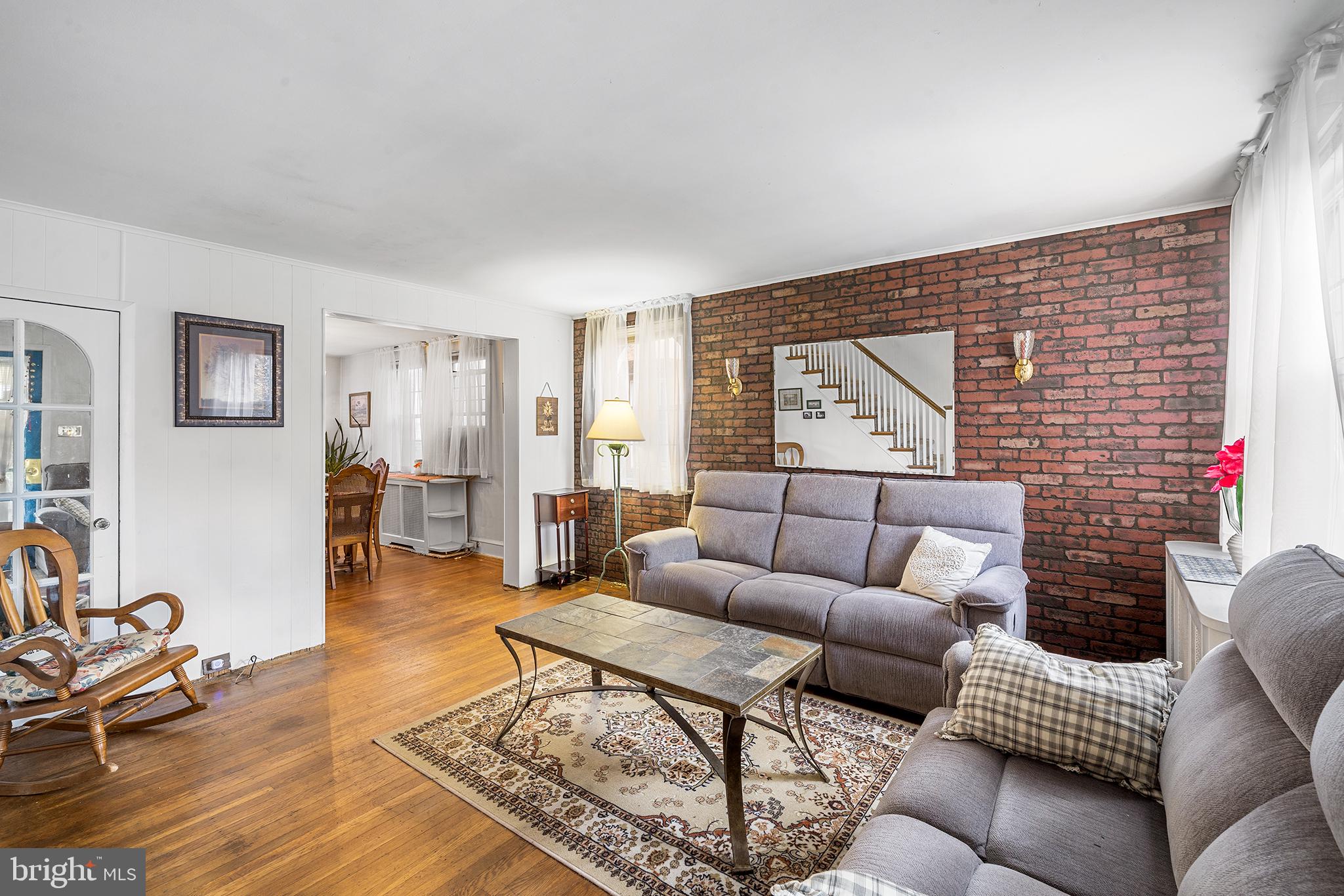 EAST FALLS - Residential