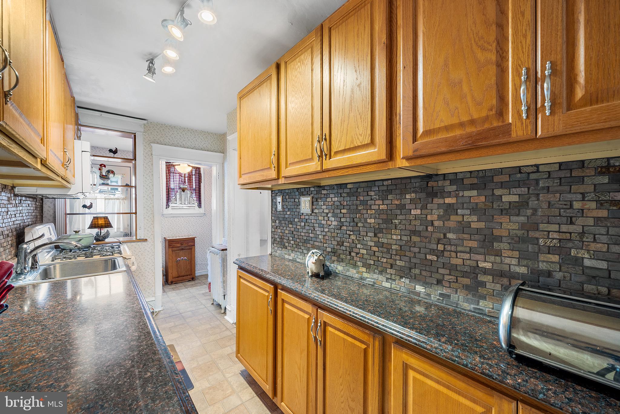 EAST FALLS - Residential