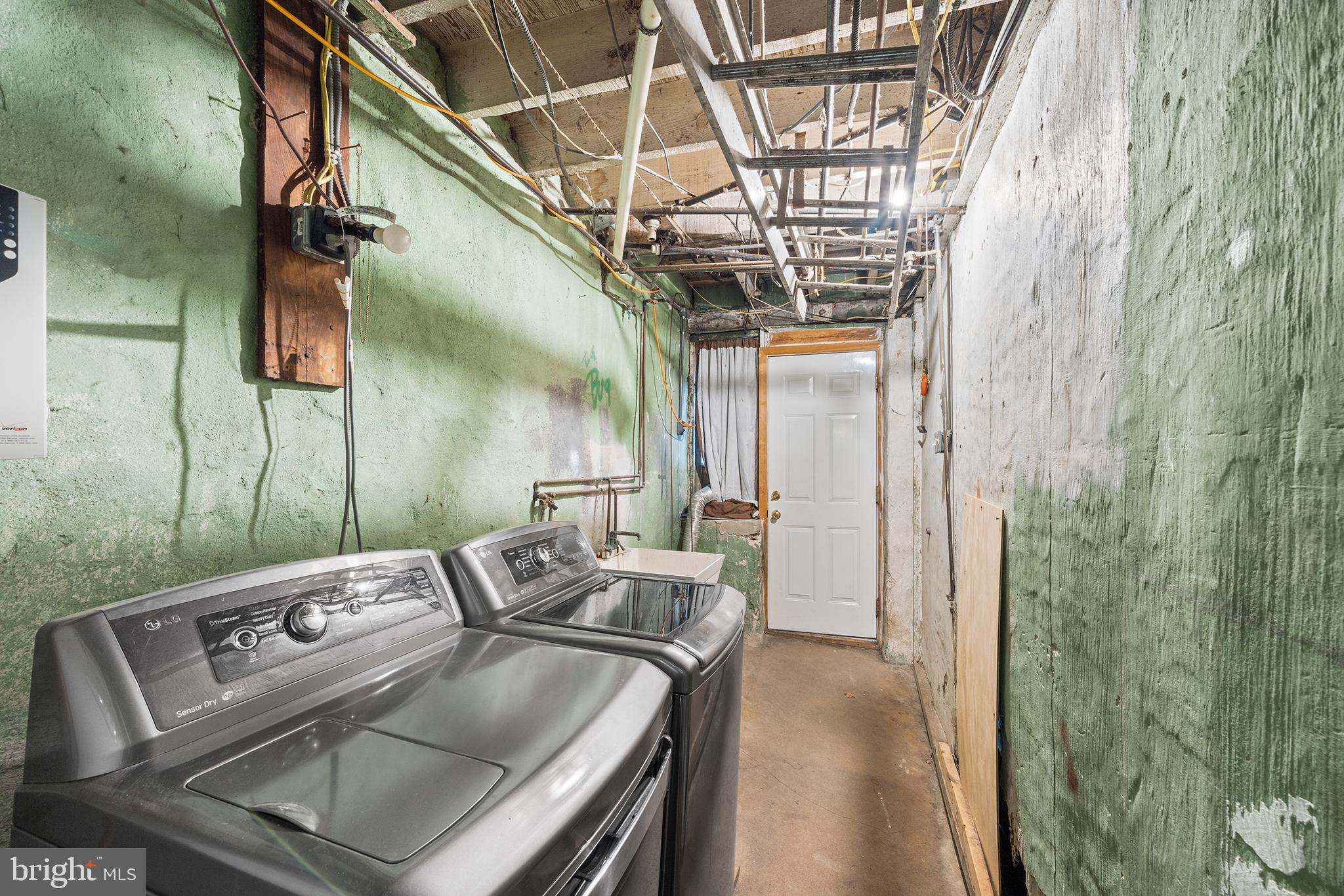 EAST FALLS - Residential