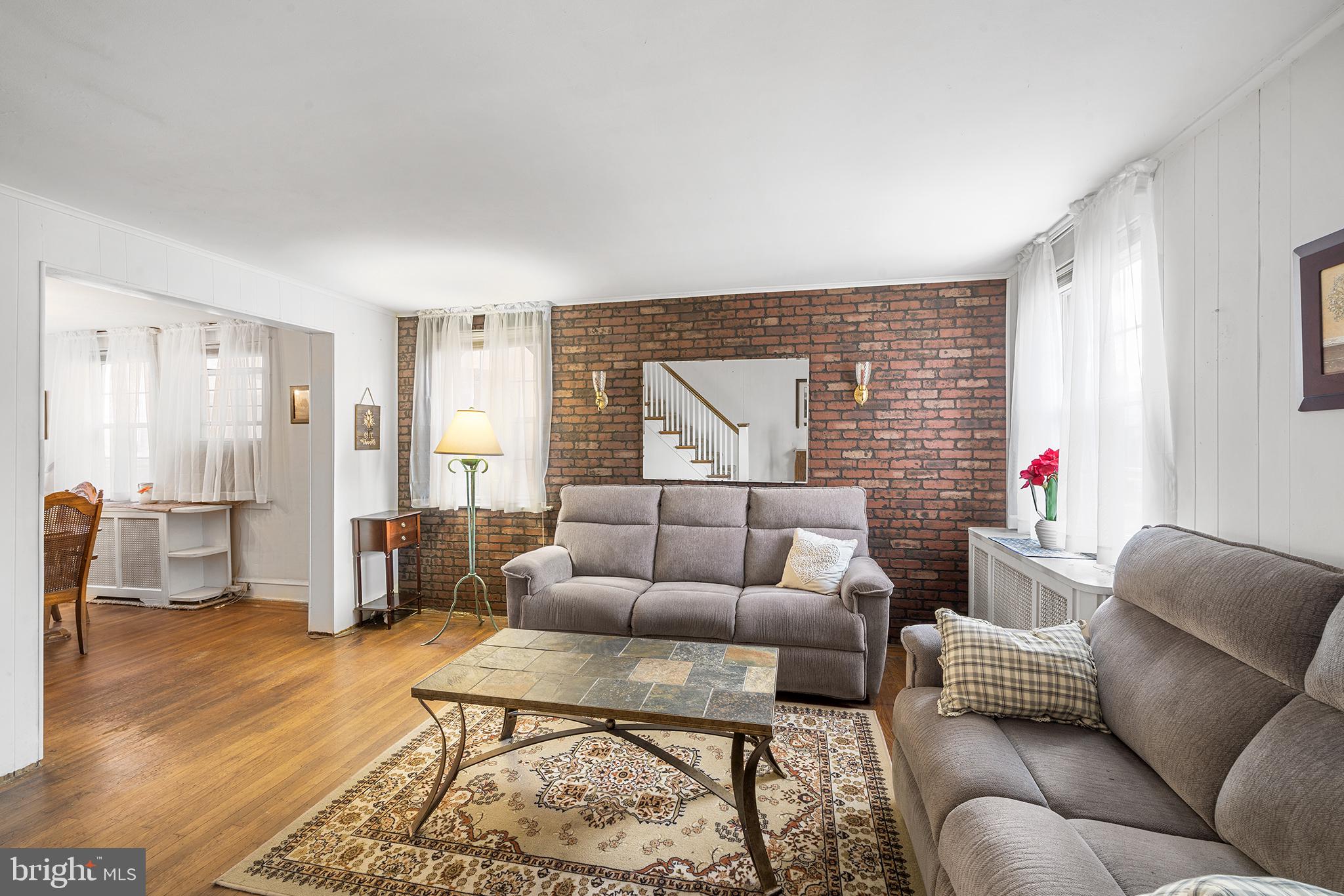 EAST FALLS - Residential