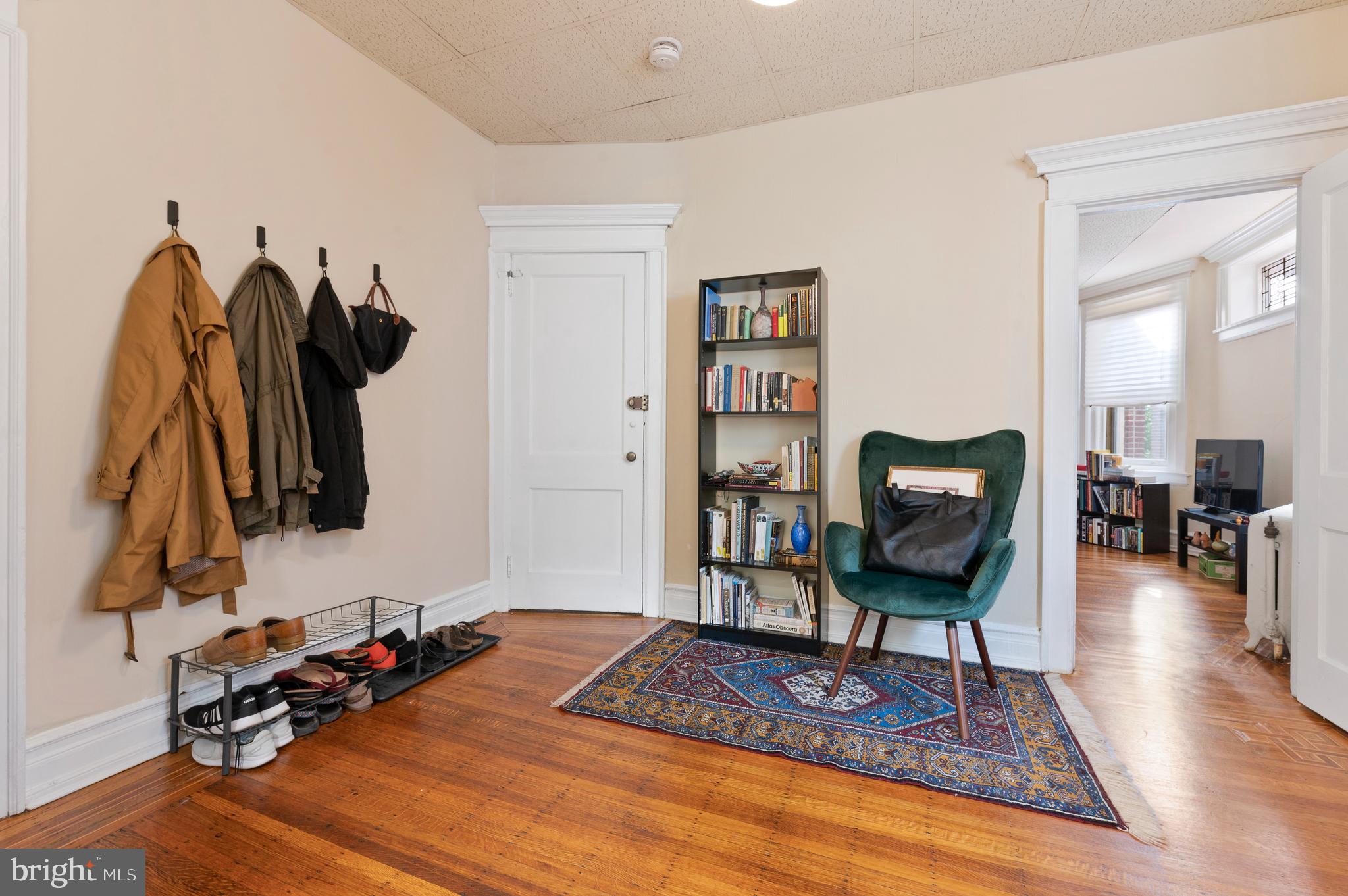 UNIVERSITY CITY - Residential Income