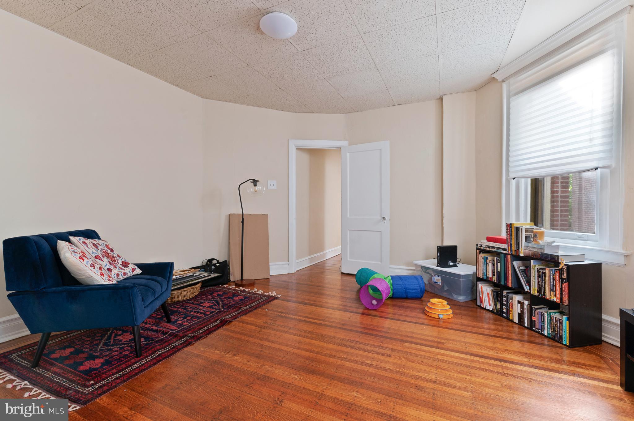 UNIVERSITY CITY - Residential Income