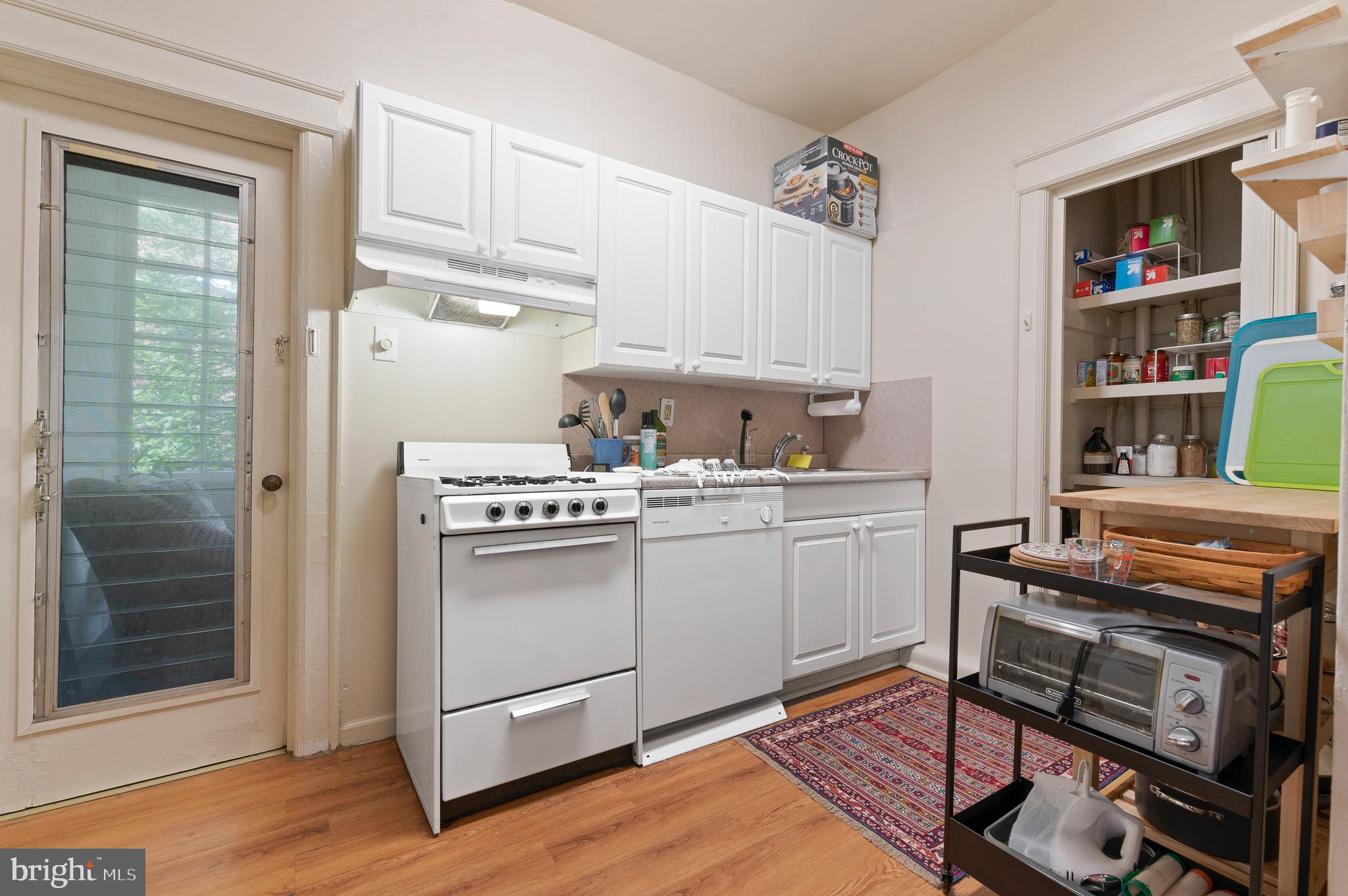 UNIVERSITY CITY - Residential Income