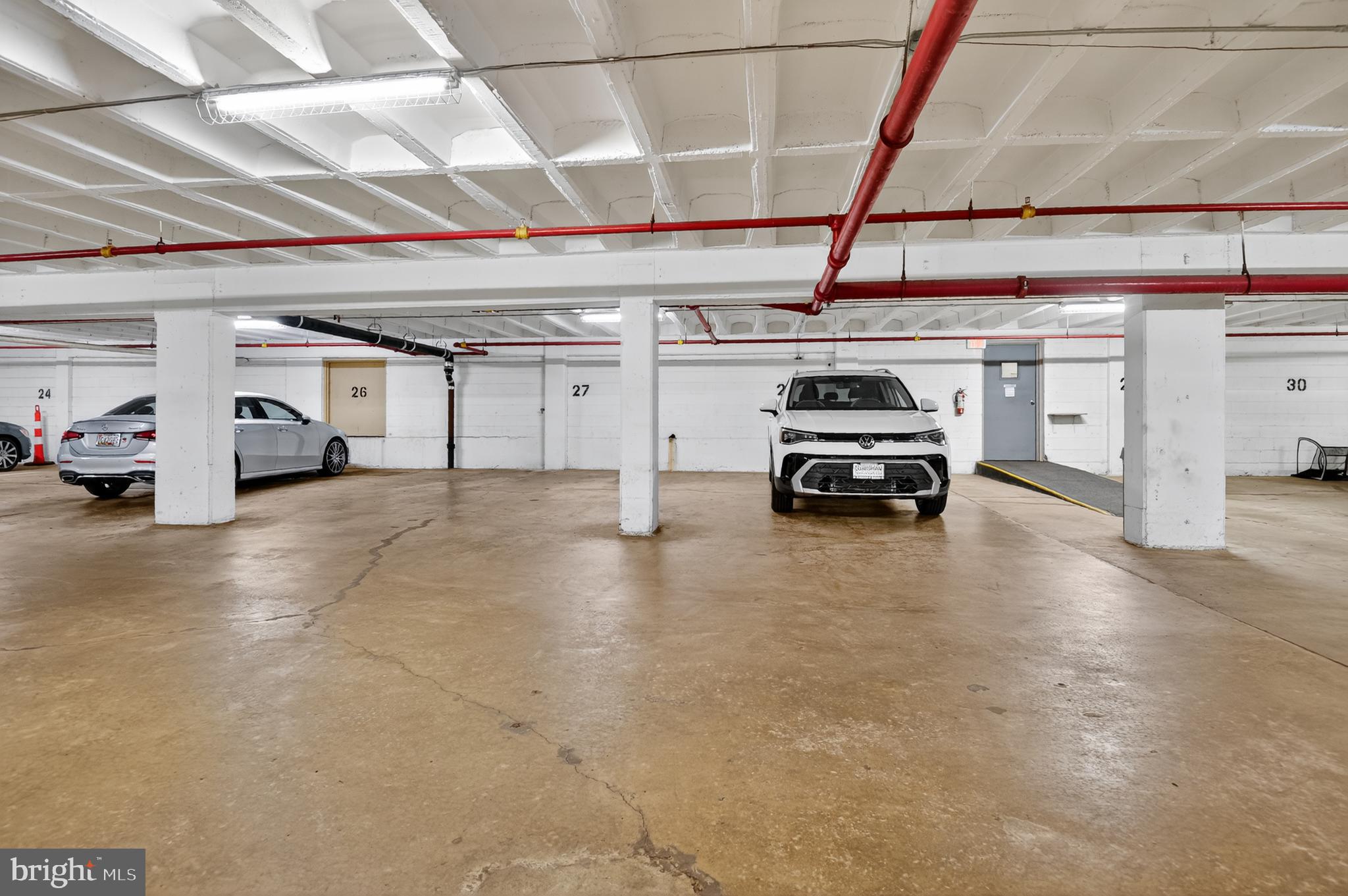 KENWOOD HOUSE - Residential Lease