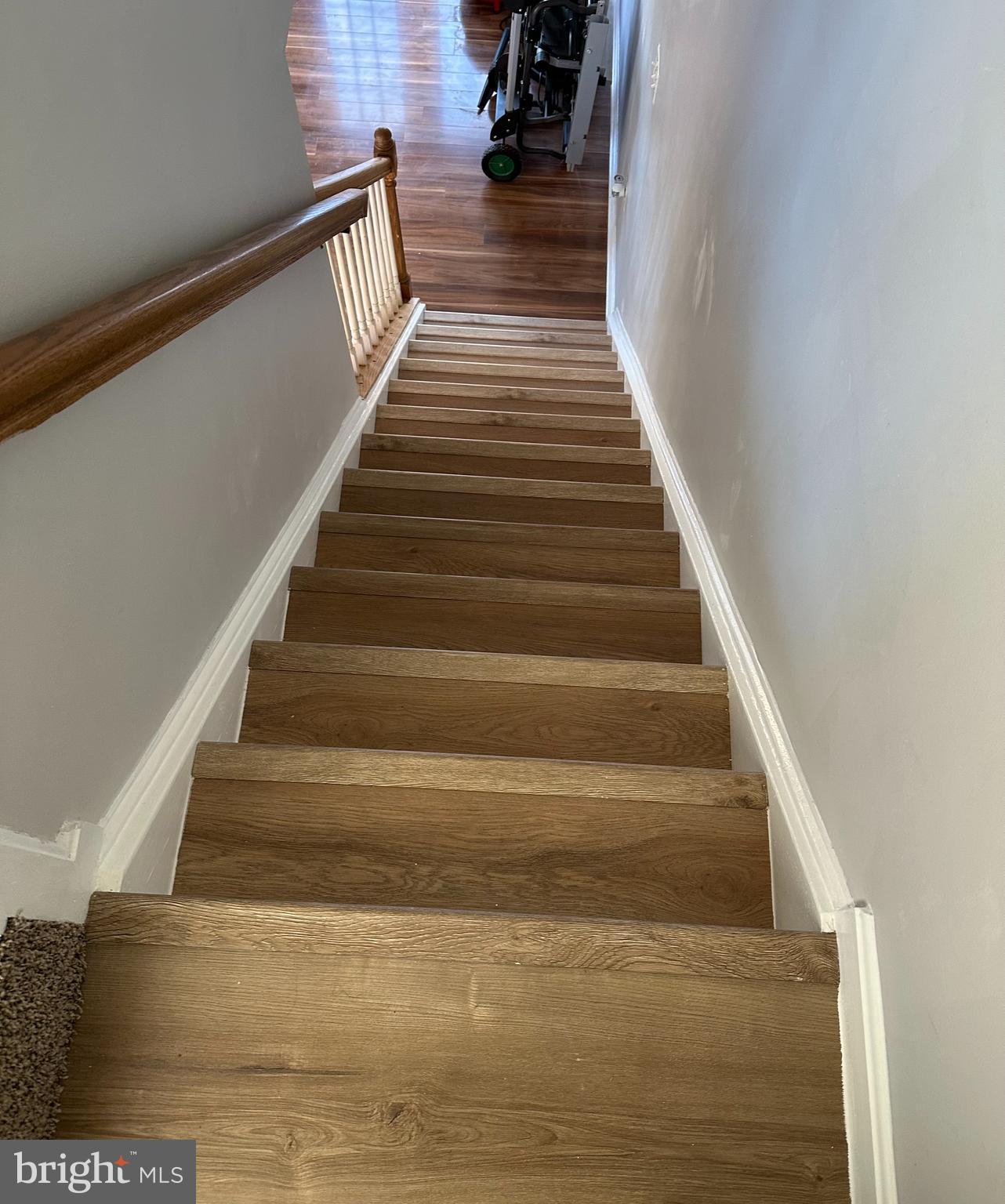 SOUTH RIDING - Residential Lease