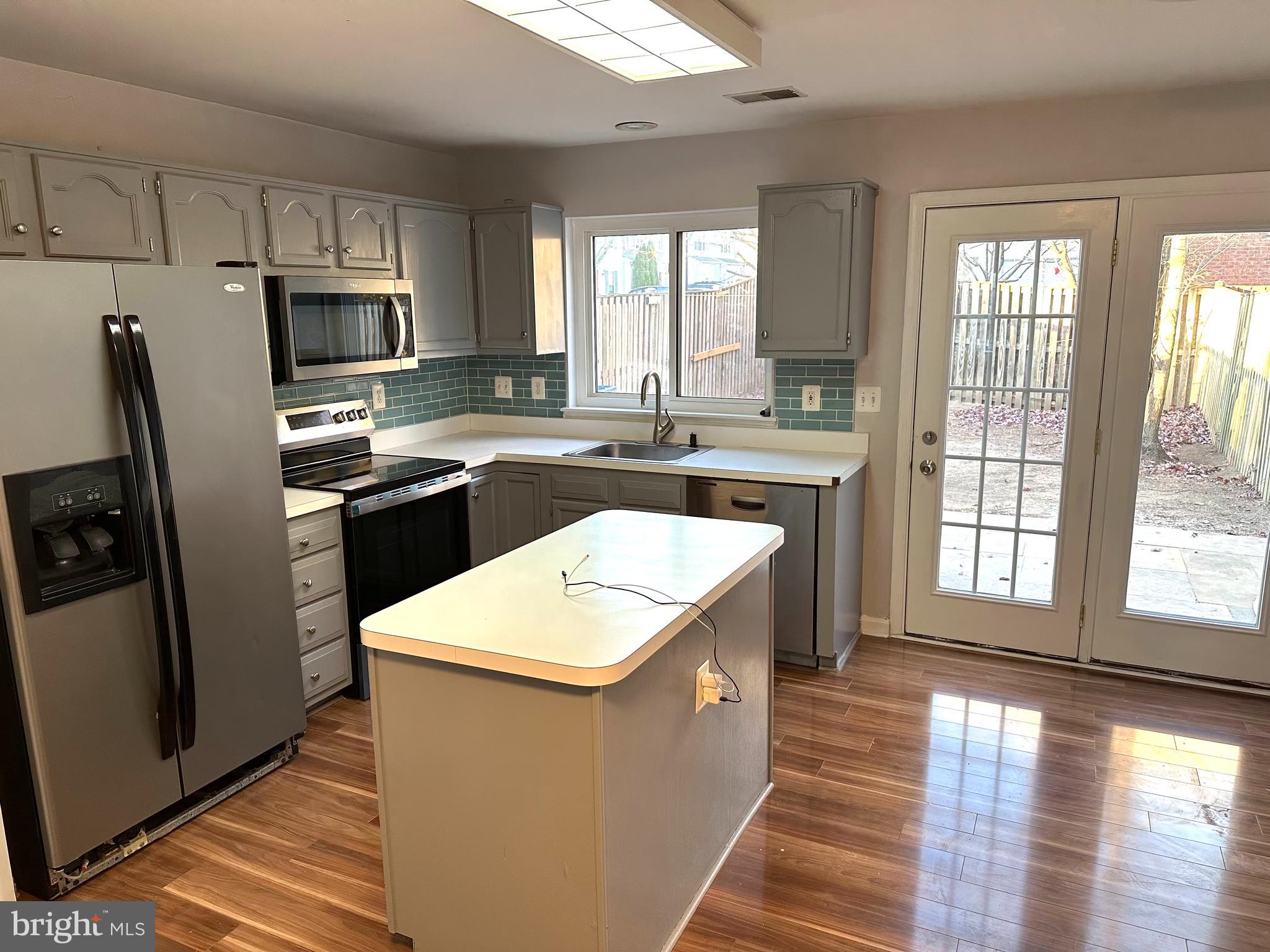 43004 BEACHALL STREET