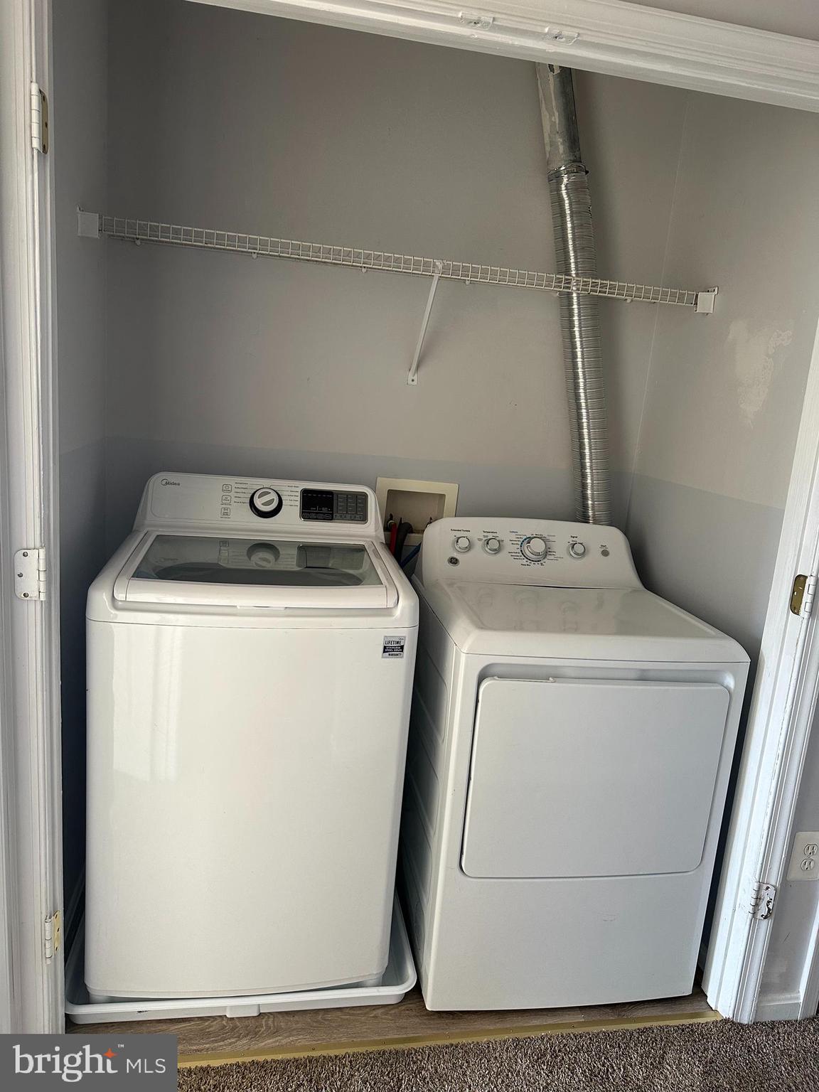 SOUTH RIDING - Residential Lease