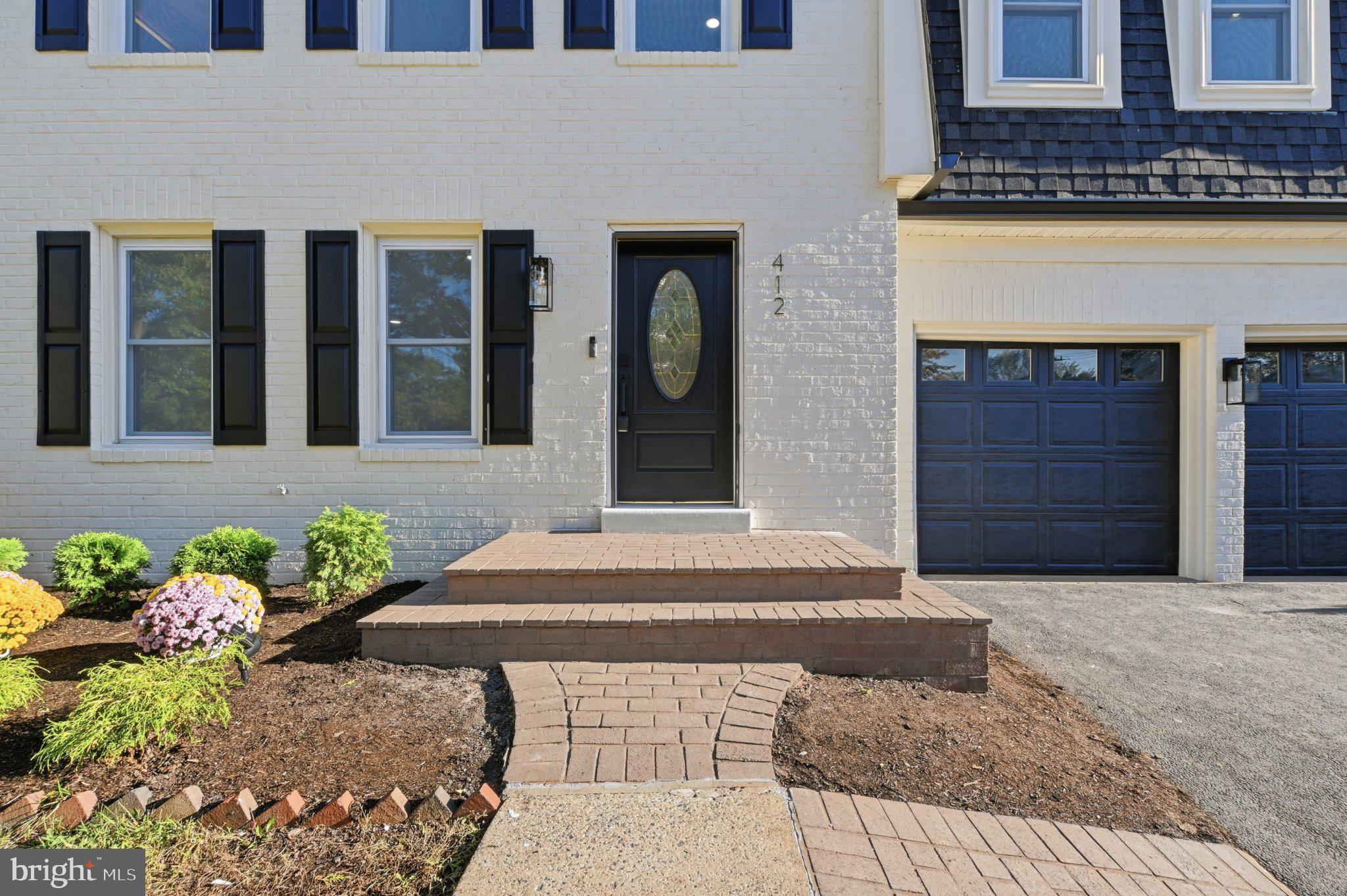 412 ROLAND STREET SW
