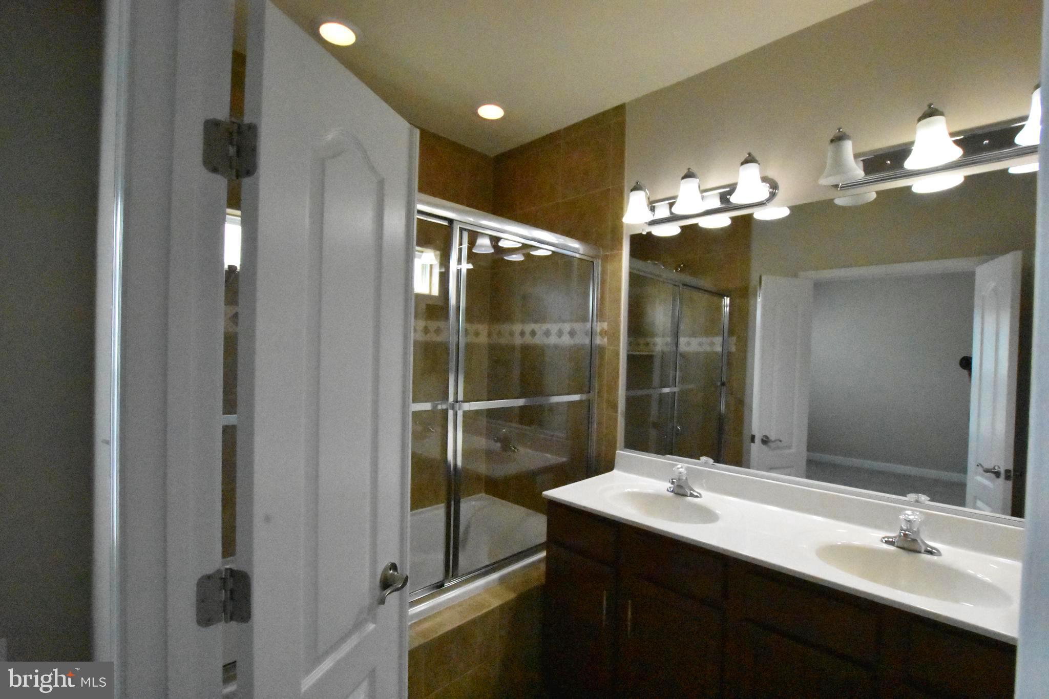 LEESBOROUGH - Residential Lease