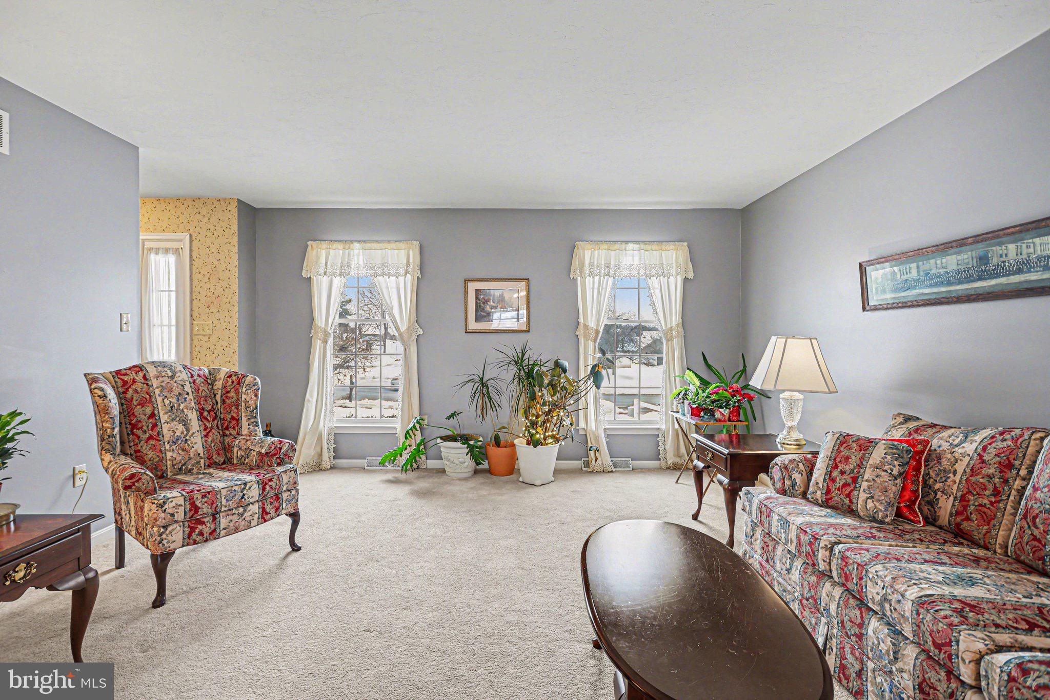 SUMMER HOUSE FARMS - Residential