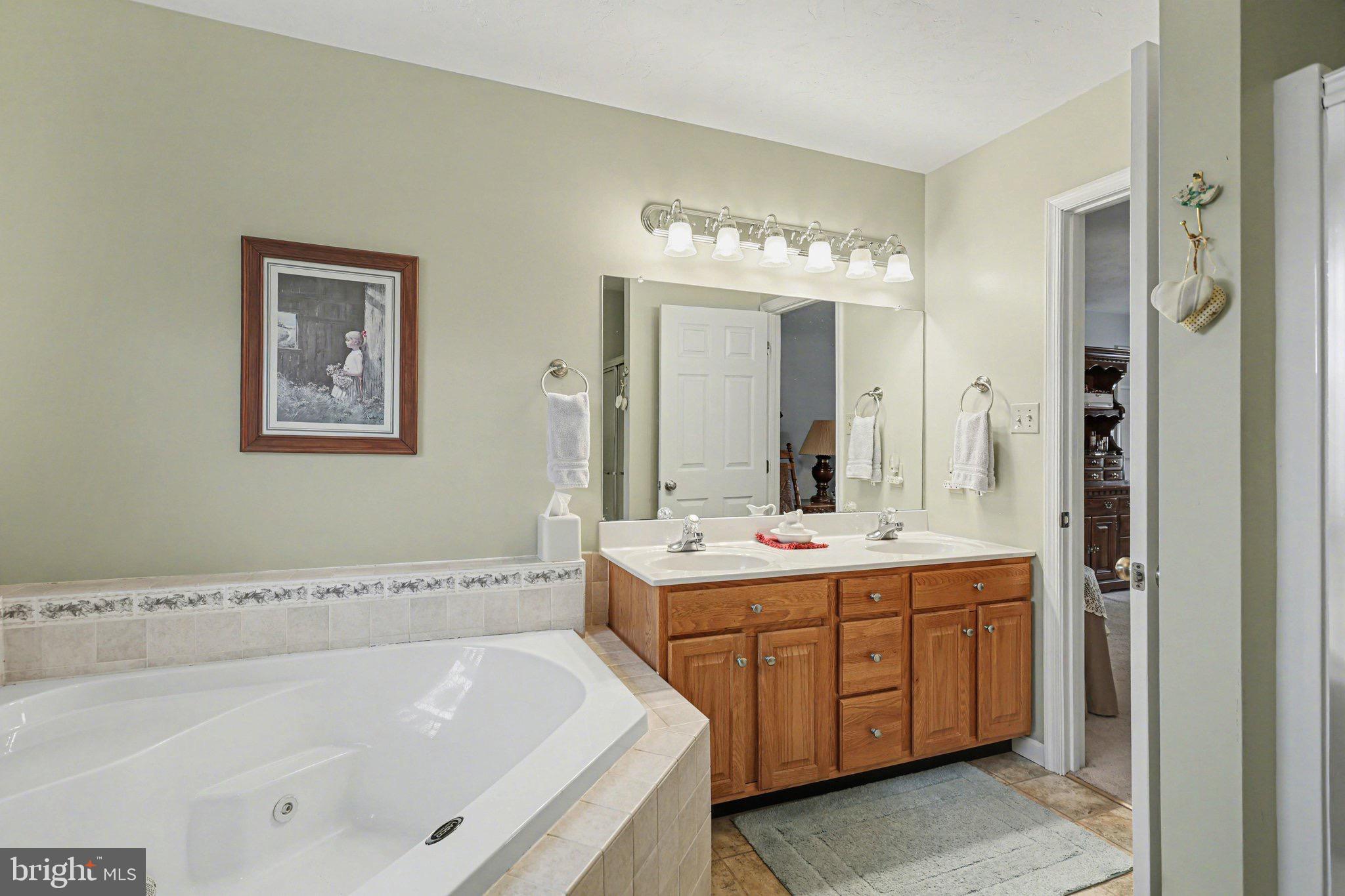 SUMMER HOUSE FARMS - Residential