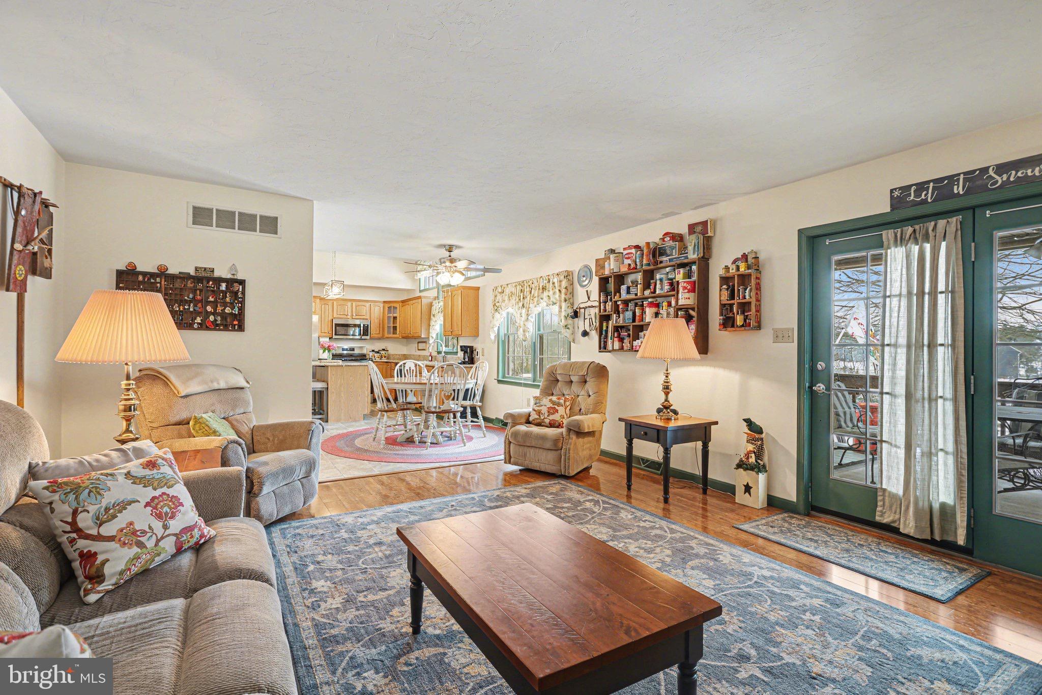 SUMMER HOUSE FARMS - Residential