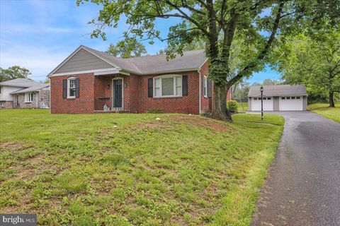 1357 MANATAWNY DRIVE POTTSTOWN PA 19464