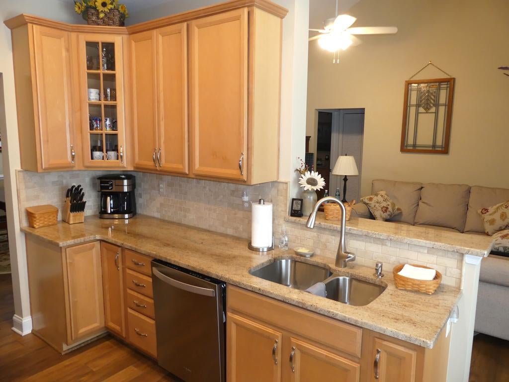 1817 SELVIN DRIVE 401 & #7 GARAGE