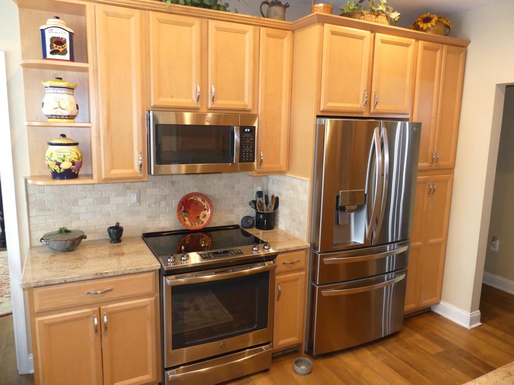 1817 SELVIN DRIVE 401 & #7 GARAGE