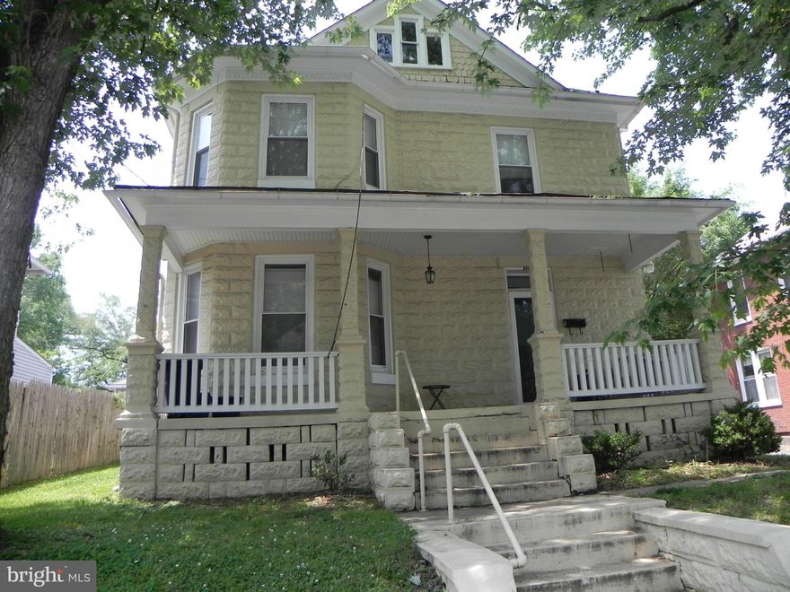 PRICE REDUCE  LARGE 2 BEDROOM 1 BATH, FRESHLY PAINTED. PRIVATE FRONT HALL FOR STORAGE. STACKABLE WASHER & DRYER, W/STOVE & REFRIGERATOR. WATER & SEWER & TRASH IS INCLUDED IN RENT. 2 OFF STREET PARKING SPOTS. CLOSE TO WALKING MALL. ALL APPLICATIONS ARE DONE ONLINE.