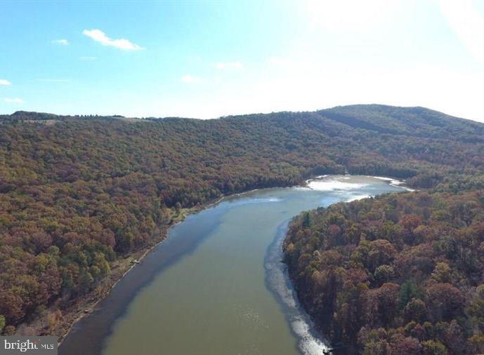 LAKE FERNDALE - Land