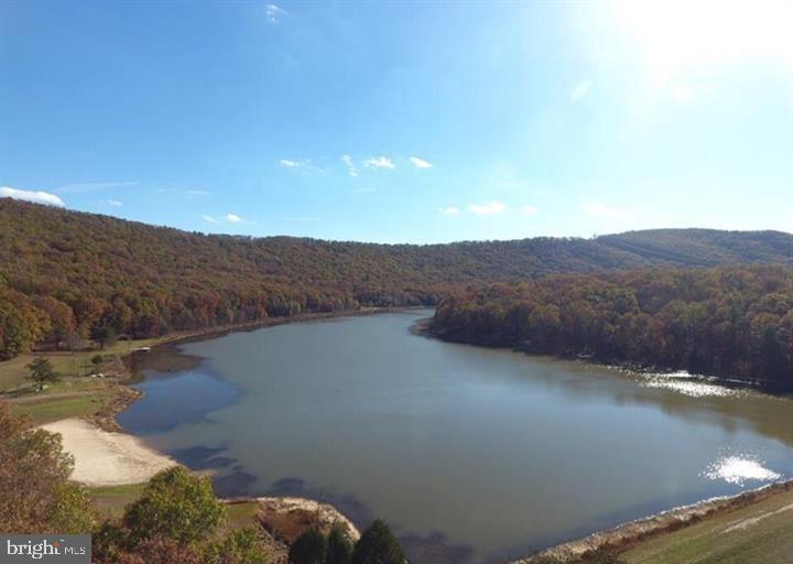 LAKE FERNDALE - Land