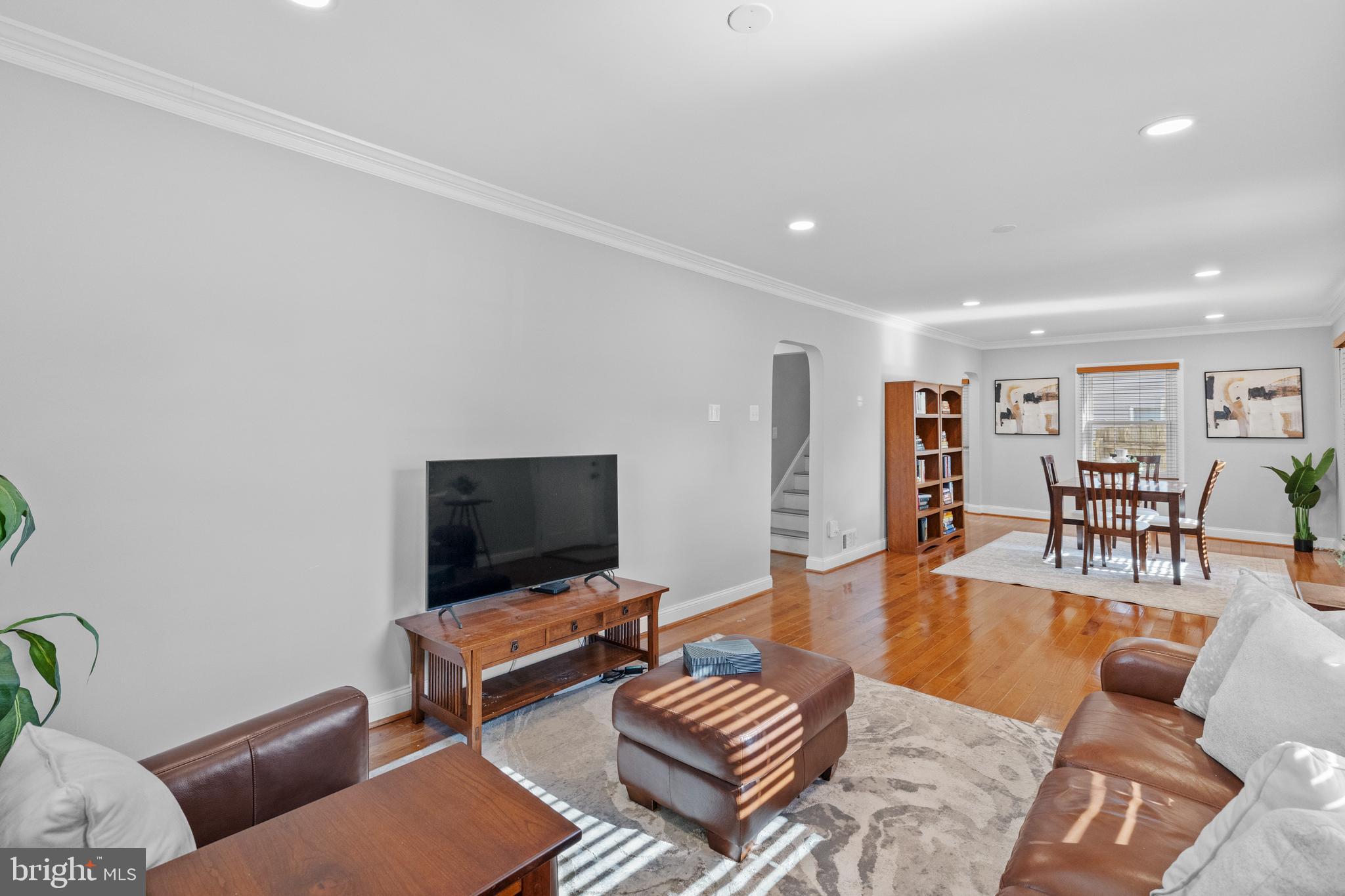 2911 BROOK DRIVE