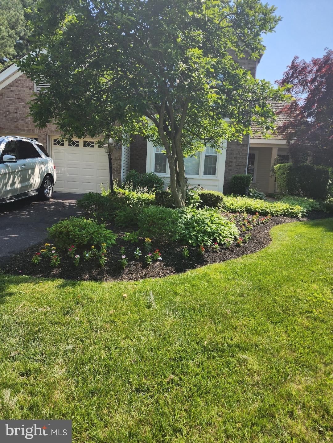 903 LAKE FRONT DRIVE