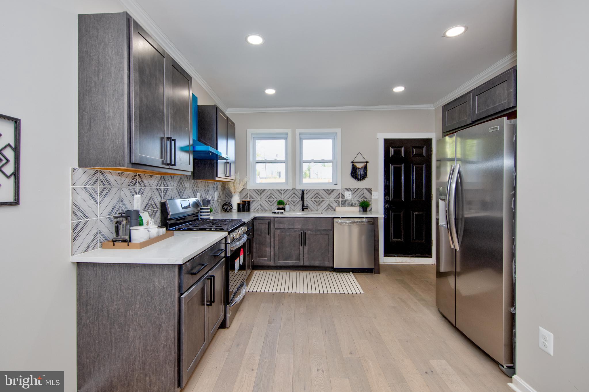 BROADWAY EAST - Residential