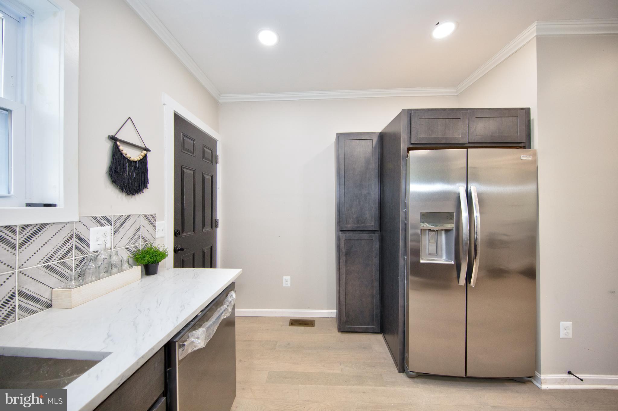 BROADWAY EAST - Residential