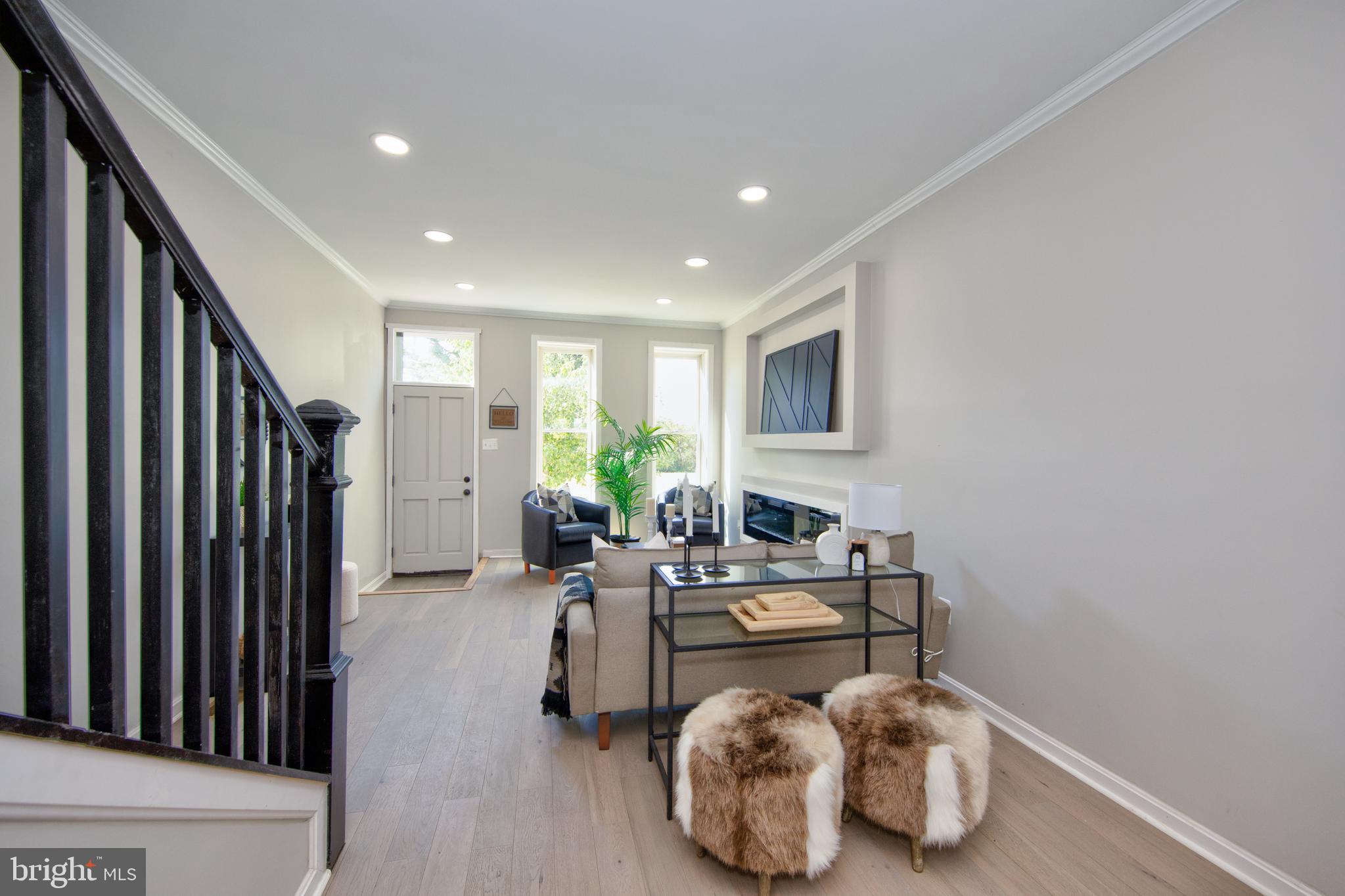 BROADWAY EAST - Residential