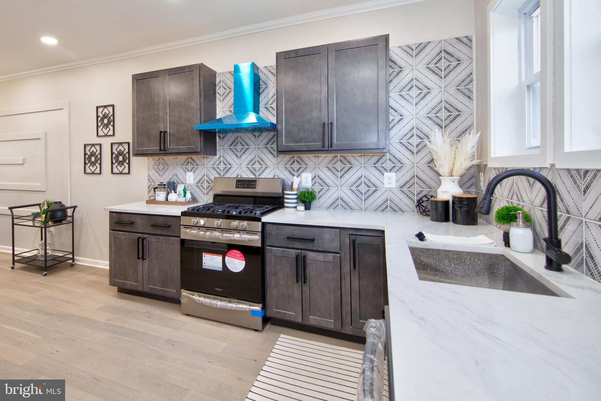 BROADWAY EAST - Residential