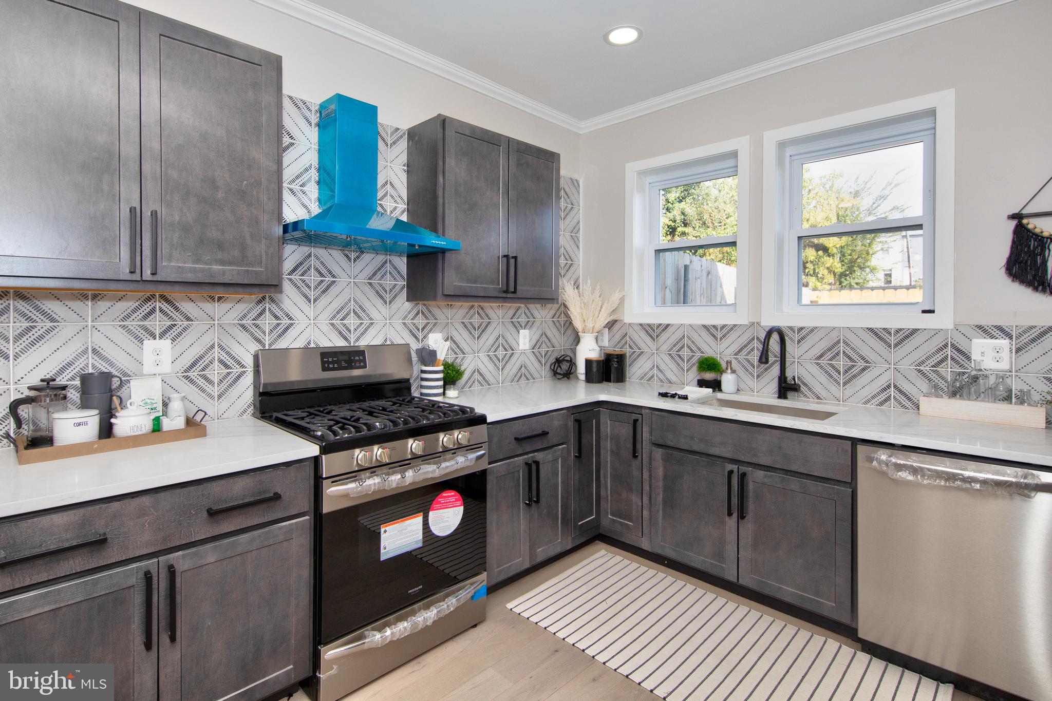 BROADWAY EAST - Residential