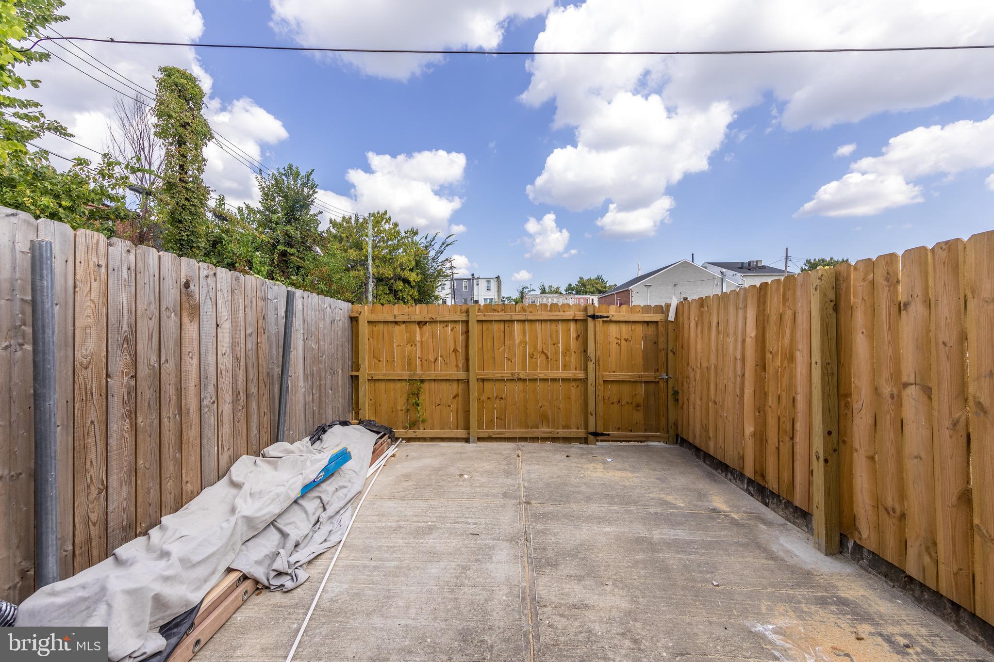 BROADWAY EAST - Residential