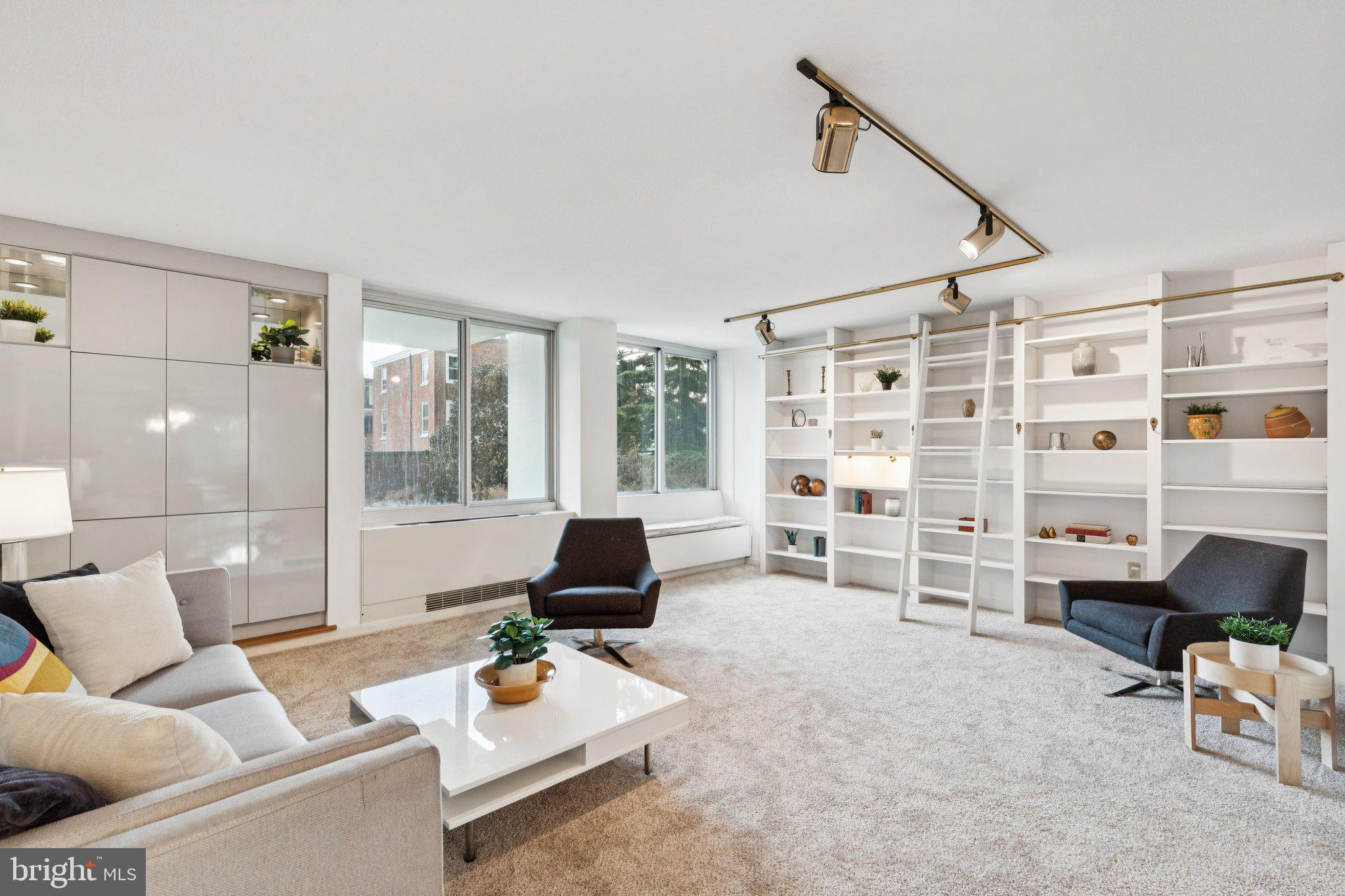 604 S WASHINGTON SQUARE 36 105