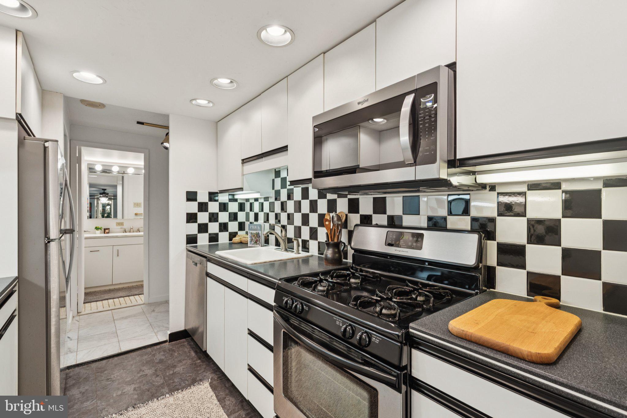 WASHINGTON SQ - Residential