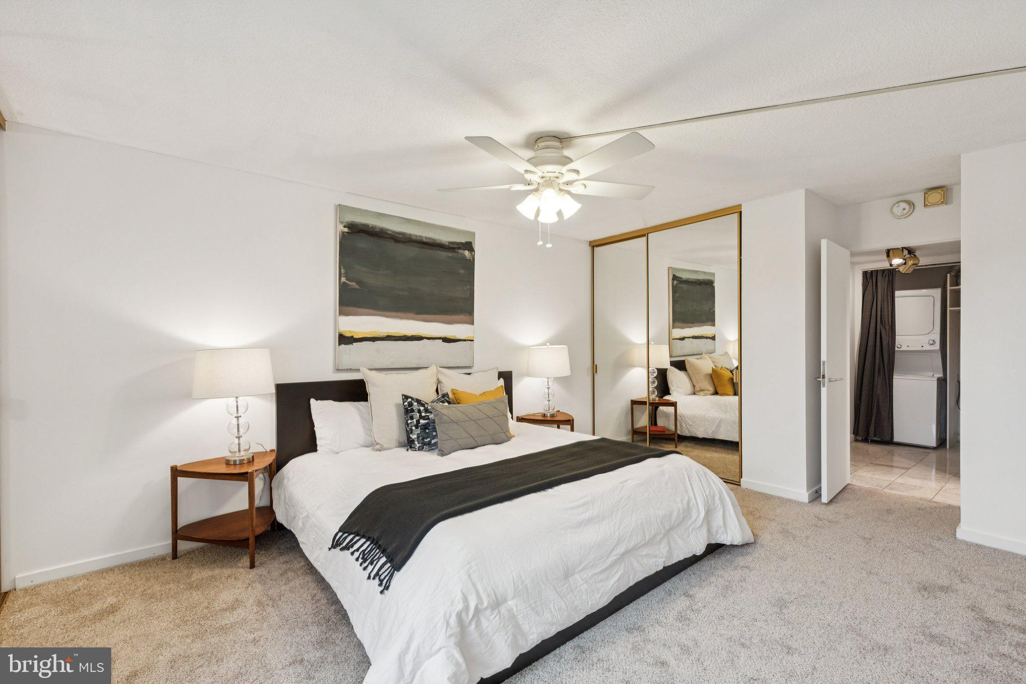 WASHINGTON SQ - Residential