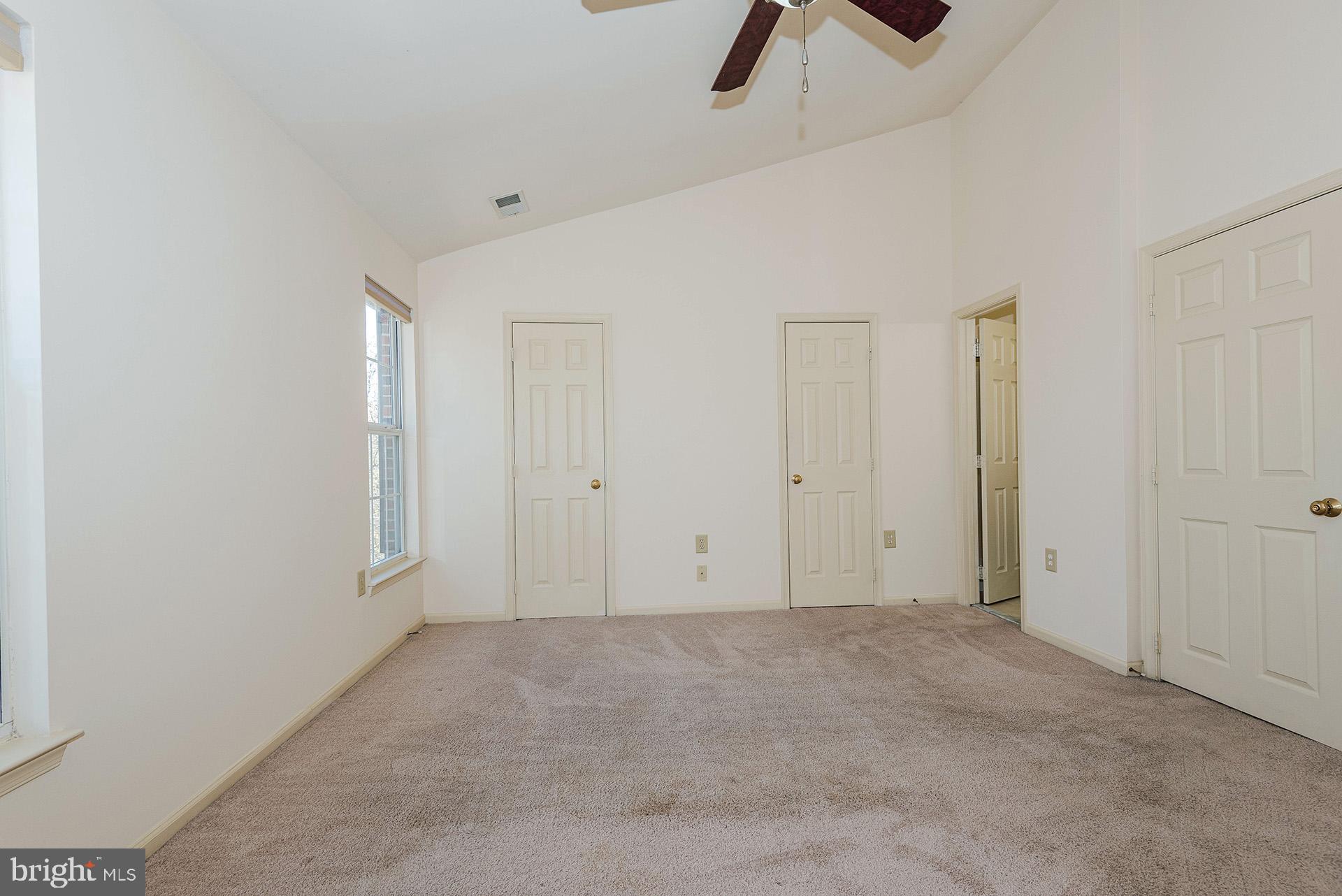 THE KNOLLS - Residential