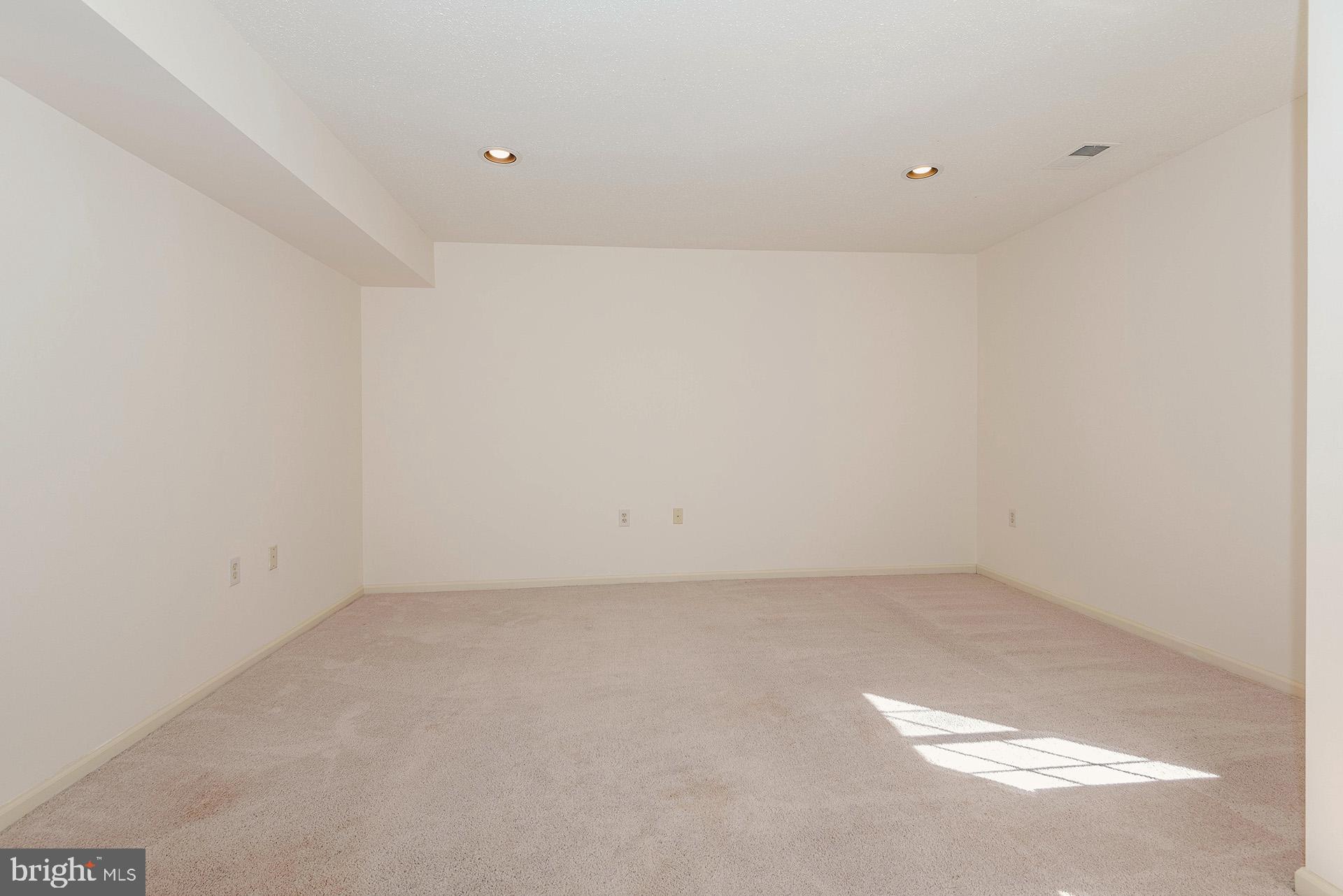 THE KNOLLS - Residential