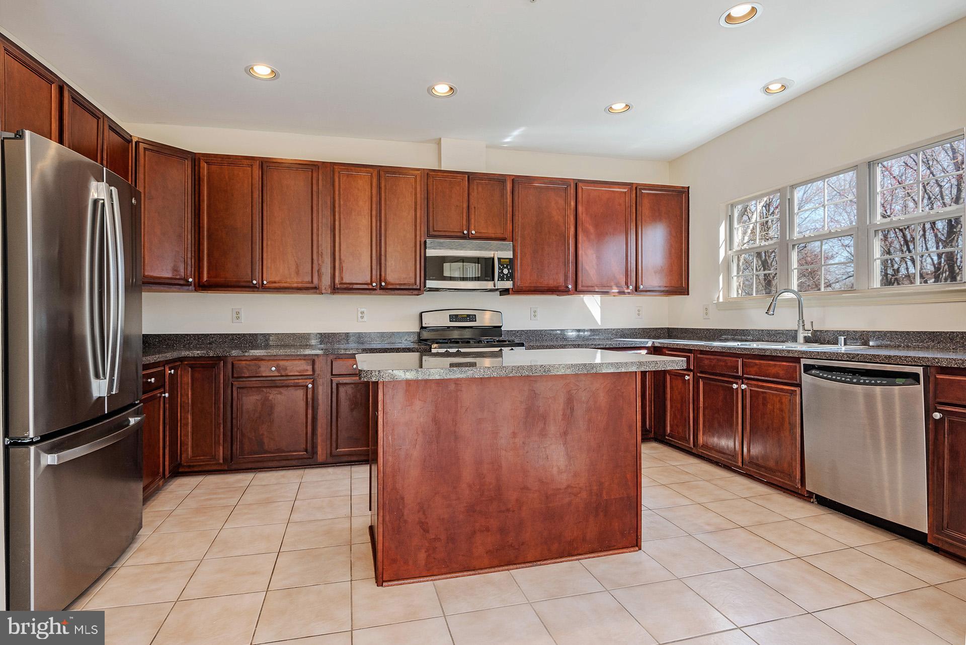 THE KNOLLS - Residential