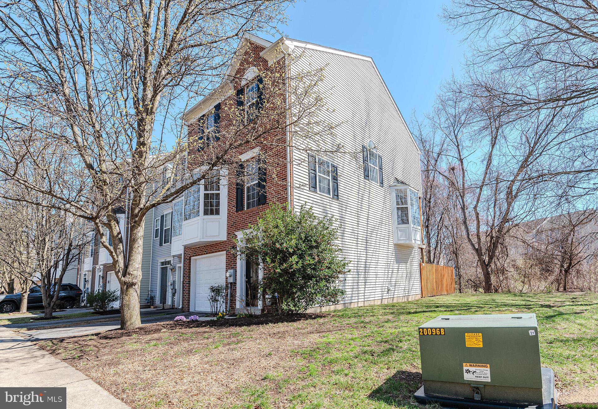 THE KNOLLS - Residential