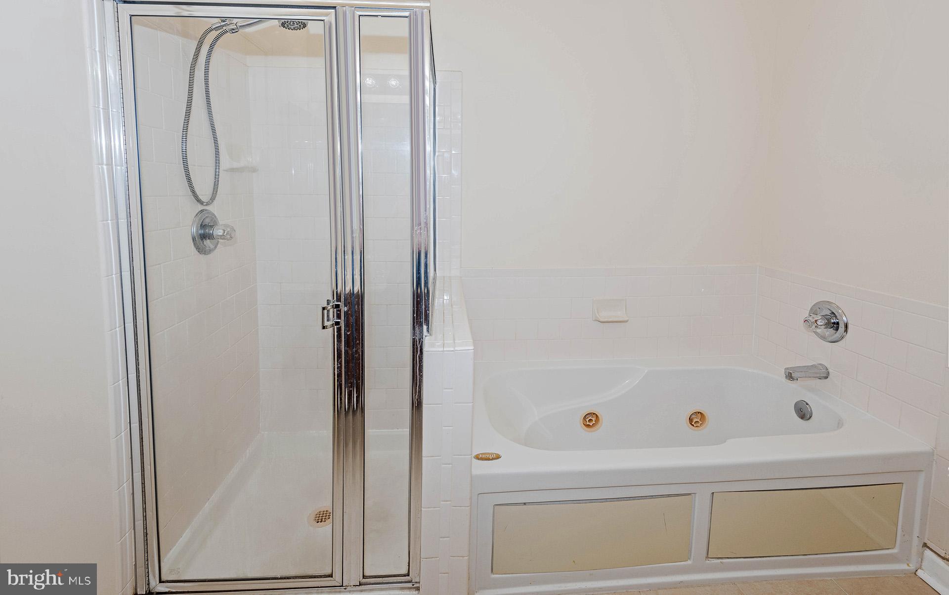 THE KNOLLS - Residential