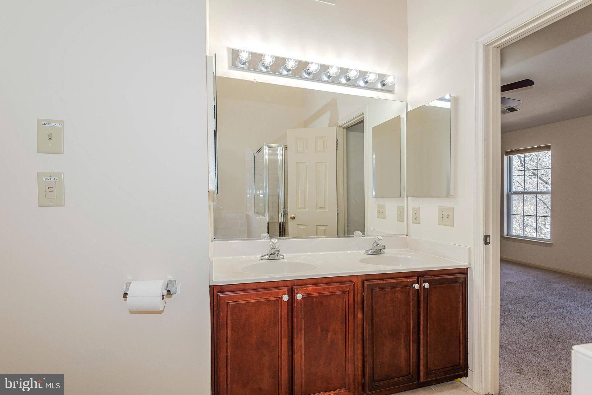 THE KNOLLS - Residential