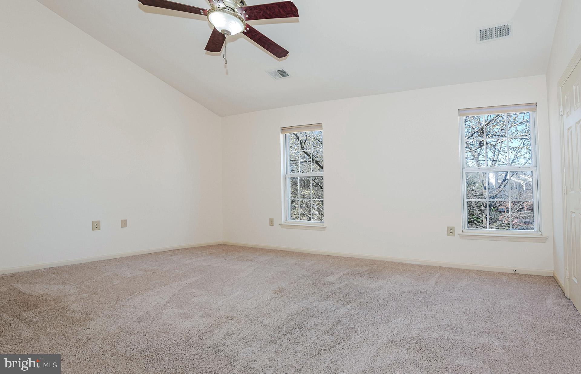 THE KNOLLS - Residential