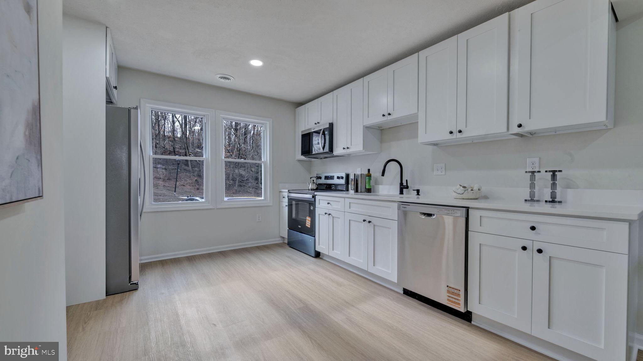 HILLCREST TOWNE - Residential