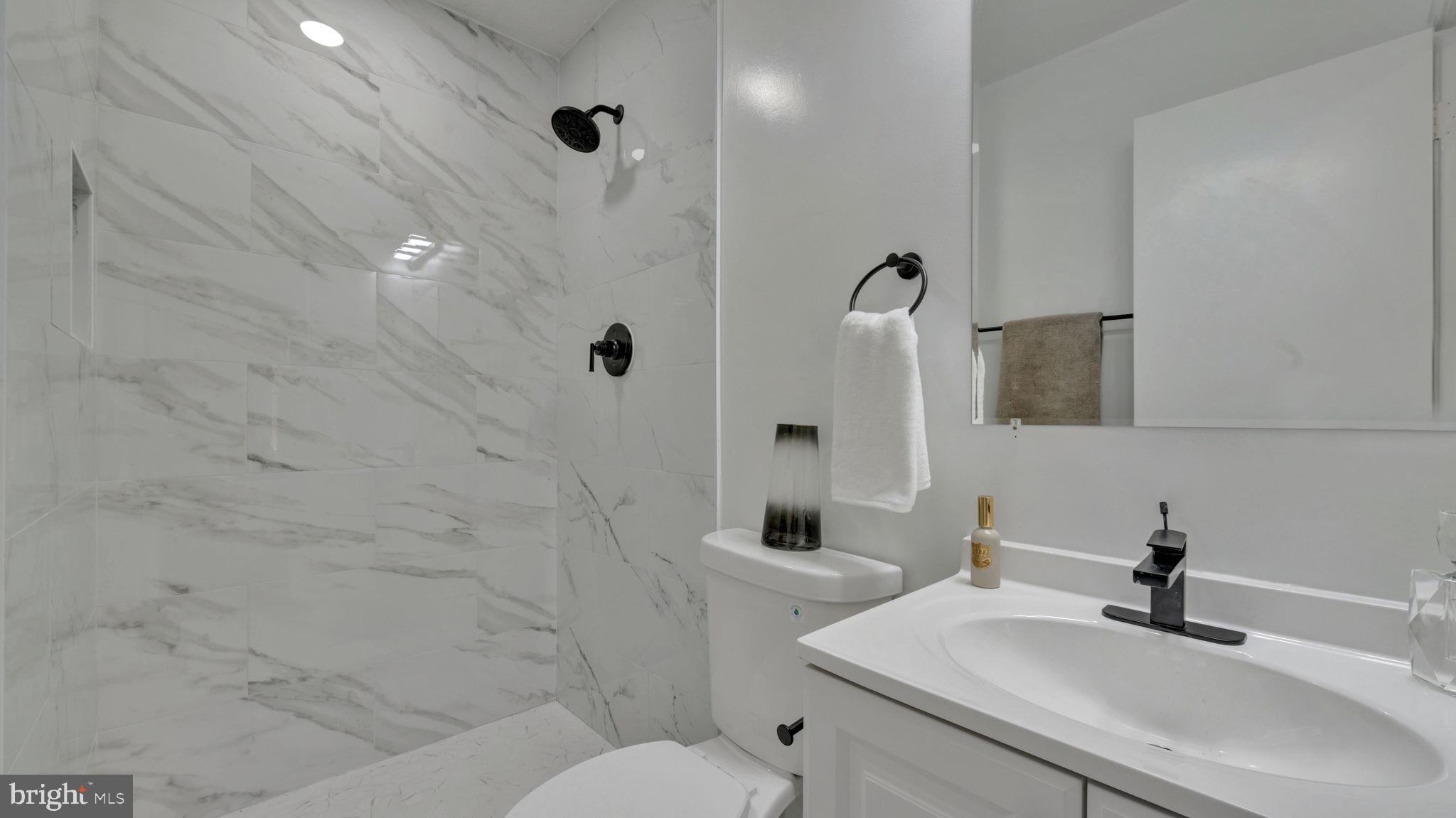 HILLCREST TOWNE - Residential