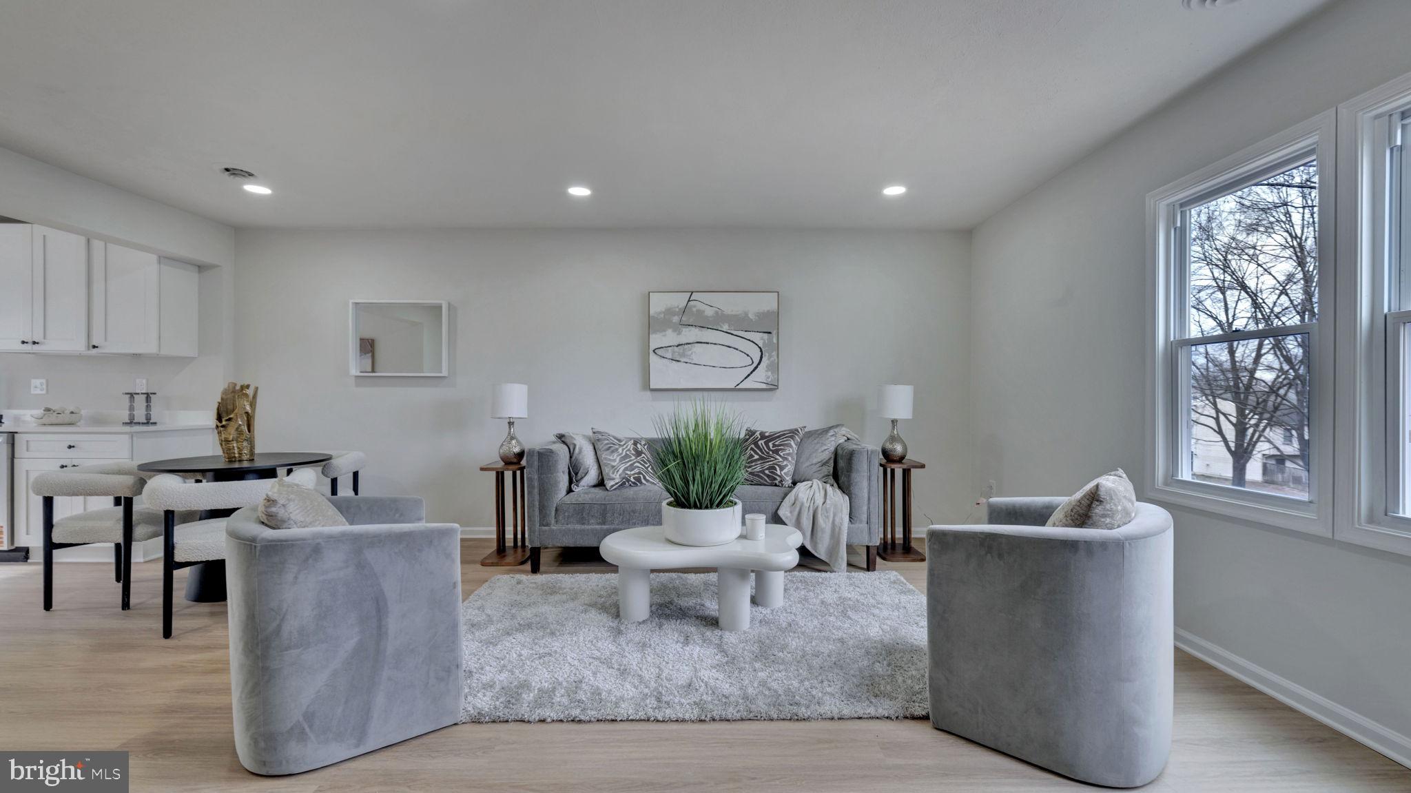 HILLCREST TOWNE - Residential