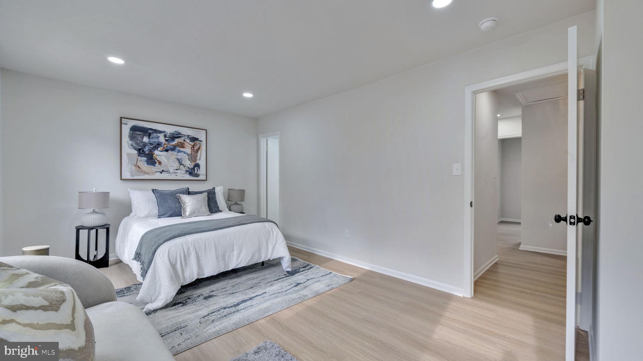 HILLCREST TOWNE - Residential