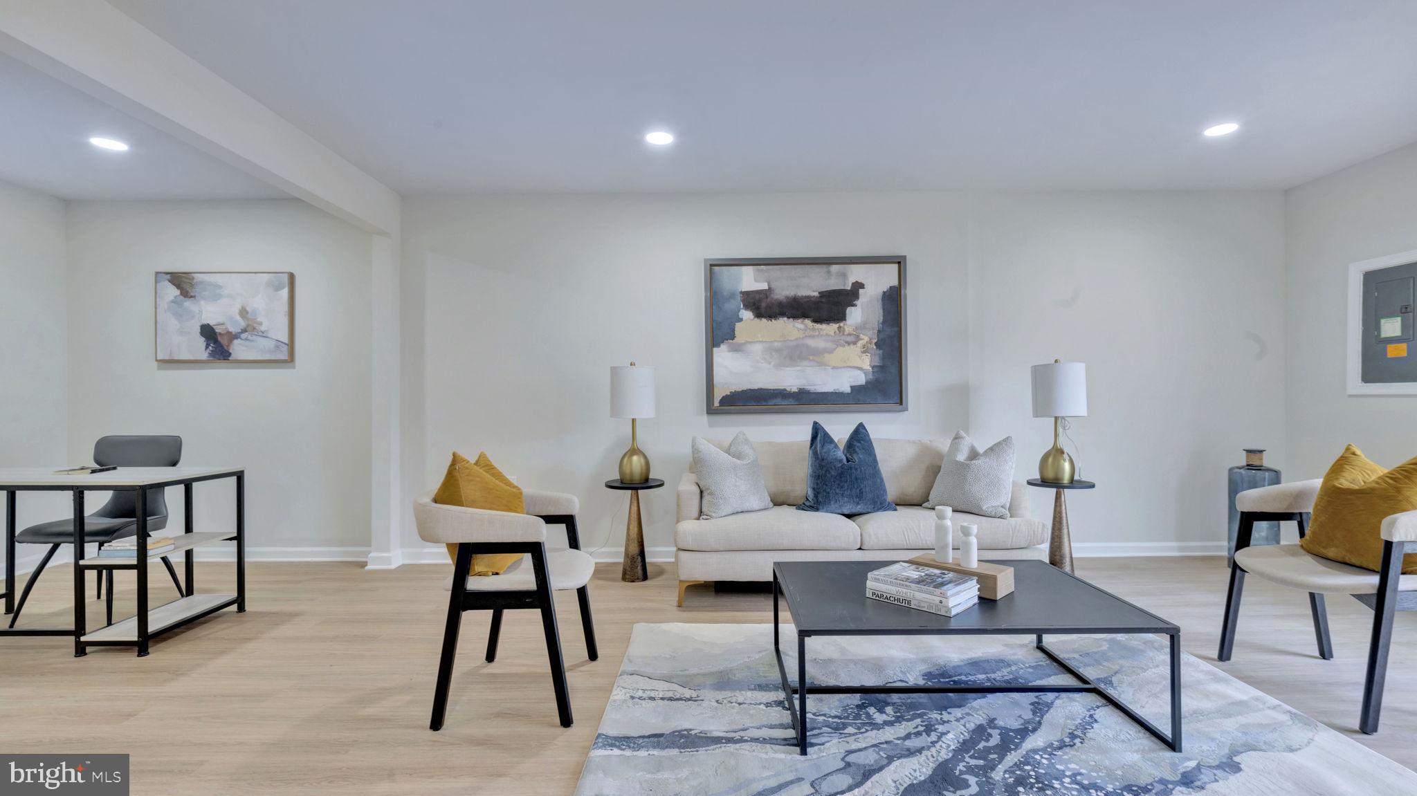 HILLCREST TOWNE - Residential