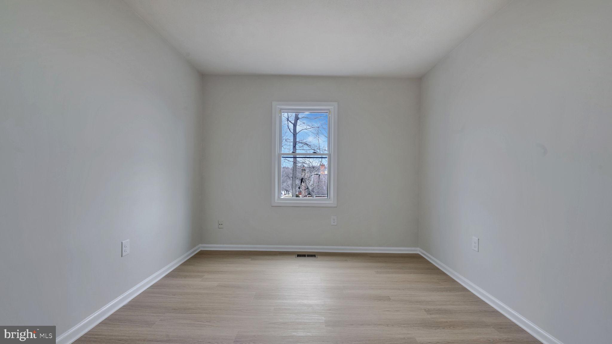 HILLCREST TOWNE - Residential