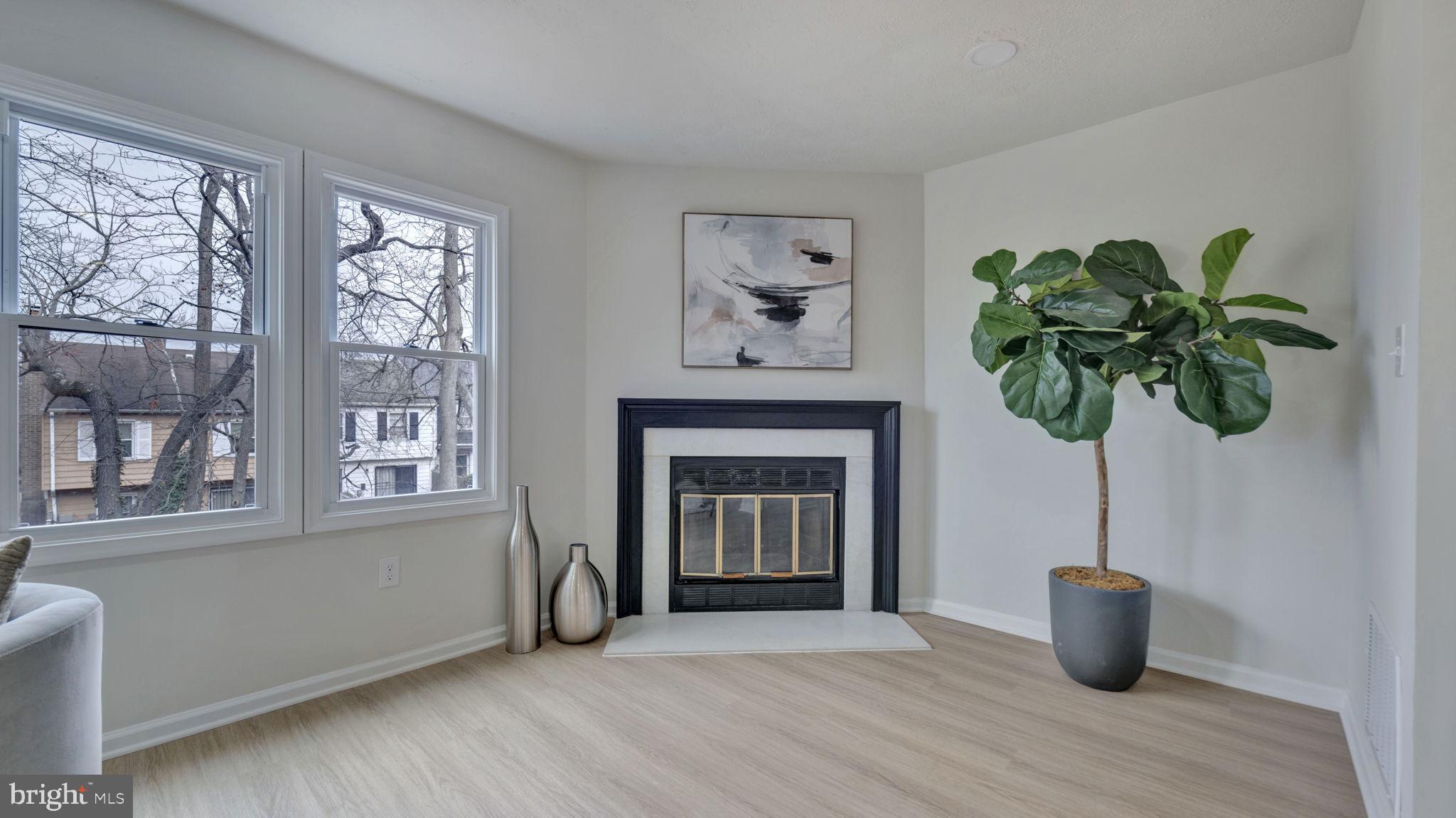 HILLCREST TOWNE - Residential