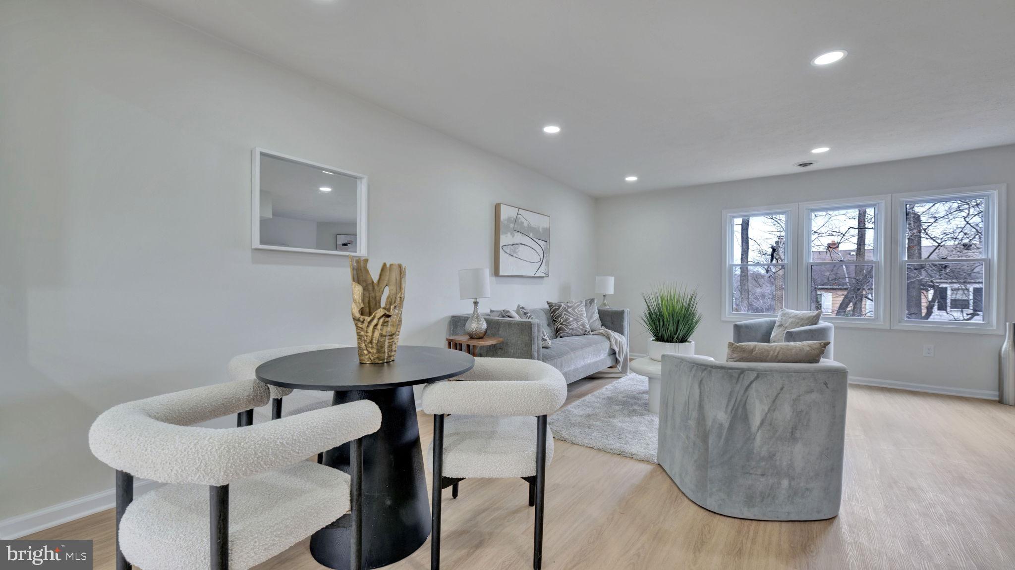 HILLCREST TOWNE - Residential