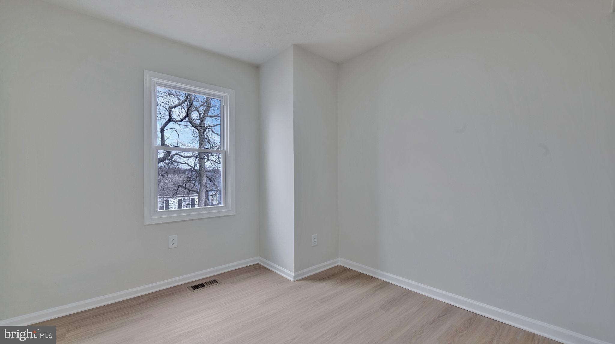 HILLCREST TOWNE - Residential