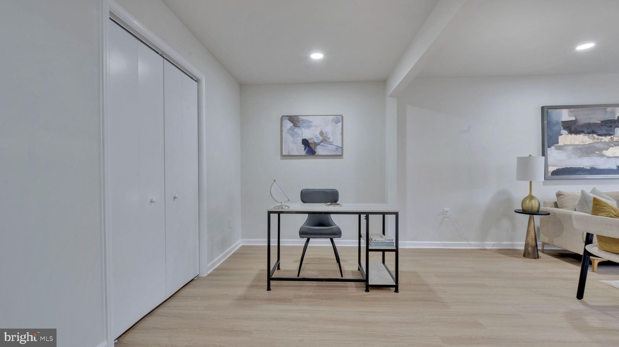 HILLCREST TOWNE - Residential